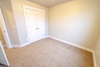 668 E Moray Hill Ct in Draper, UT - Building Photo - Building Photo