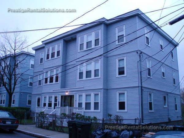 29 Lourdes Ave, Unit 3 in Boston, MA - Building Photo