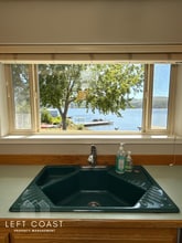 744 NE Lake Dr in Lincoln City, OR - Building Photo - Building Photo