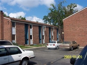 1-96 Twin Beeches in Rochester, NY - Foto de edificio - Building Photo