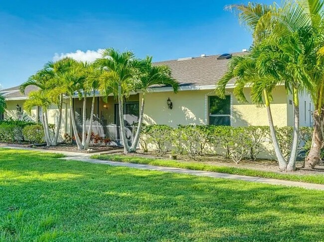 property at 5118 SW Courtyards Way