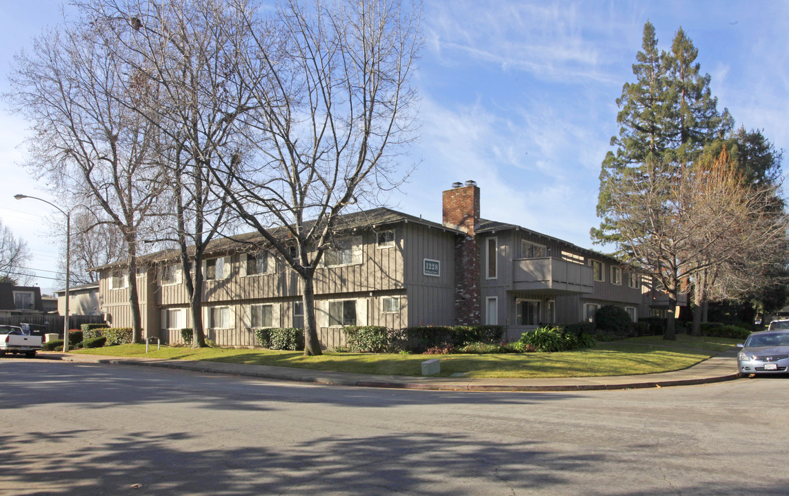 Balboa Apartments in Sunnyvale, CA - Building Photo