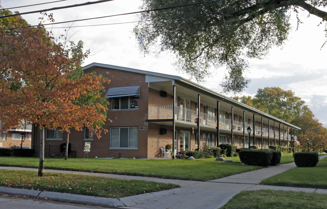 Babcock-Clawson Co-Op in Royal Oak, MI - Building Photo