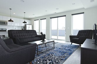 4027 N Broadway-Unit -601 in Chicago, IL - Building Photo - Building Photo