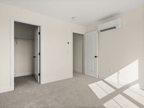 213 Leo Ln in South Burlington, VT - Building Photo - Building Photo