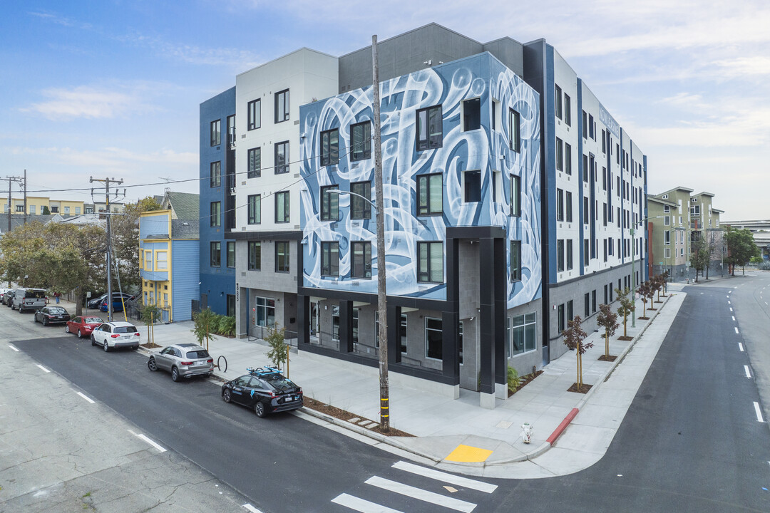 ArtHaus Ninth in Oakland, CA - Building Photo