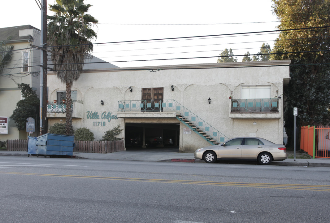 Villa Colfax in Studio City, CA - Building Photo