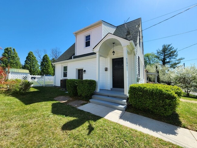 property at 910 Dearing St