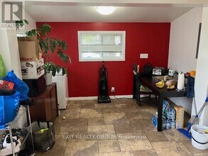 27 Grove St in Belleville, ON - Building Photo - Building Photo