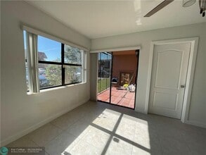 6485 W 27th Ave-Unit -11-42 in Hialeah, FL - Building Photo - Building Photo