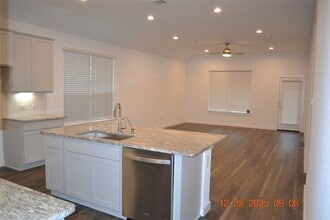 1613 Sunbend Ln in Katy, TX - Foto de edificio - Building Photo