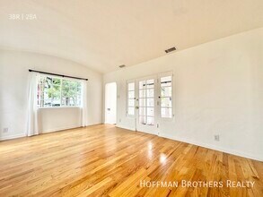1450 S Wooster St in Los Angeles, CA - Building Photo - Building Photo