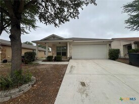 663 Tom Kemp Dr in New Braunfels, TX - Building Photo