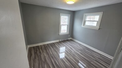 274 Robinson St in Moncton, NB - Building Photo - Building Photo