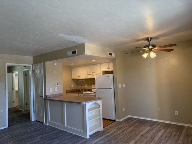 The Colonies Apartments