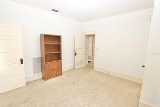 2474 Sanford Ave in Sanford, FL - Foto de edificio - Building Photo