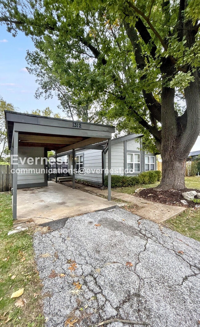 1312 Langholm Dr in Florissant, MO - Building Photo - Building Photo
