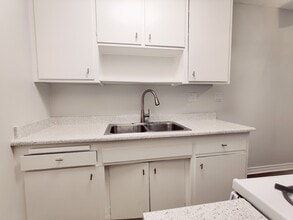 Tropical Breeze in Norwalk, CA - Building Photo - Building Photo