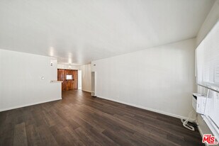 5319 Vantage Ave in Los Angeles, CA - Building Photo