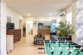 1301 NW 99th St in Miami, FL - Building Photo - Building Photo