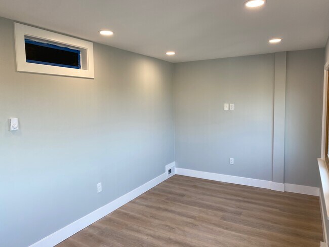 31 Faywood Ave, Unit 2 in Boston, MA - Building Photo - Building Photo