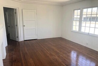 6119 11th Ave, Unit 6119.75 in Los Angeles, CA - Building Photo - Building Photo