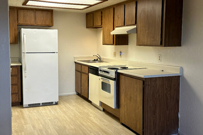 Sandpiper Apartments in Mesa, AZ - Building Photo - Building Photo