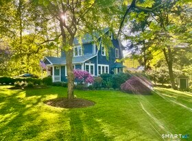 12 Sunset Pass in Wilton, CT - Building Photo