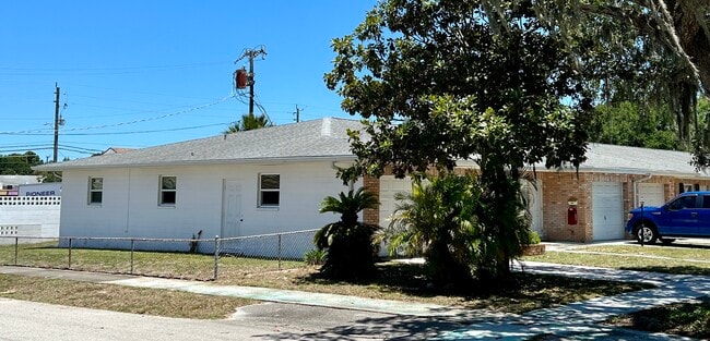 2241 Granada Dr in South Daytona, FL - Building Photo - Building Photo