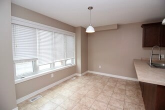 5727-5727 Kalar Rd in Niagara Falls, ON - Building Photo - Building Photo