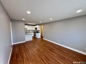 1168 Main St in Stratford, CT - Building Photo - Building Photo