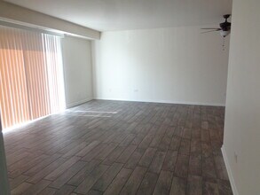 5854 W 76th Pl in Burbank, IL - Building Photo - Building Photo