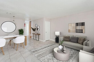 La Carmona in Houston, TX - Foto de edificio - Building Photo