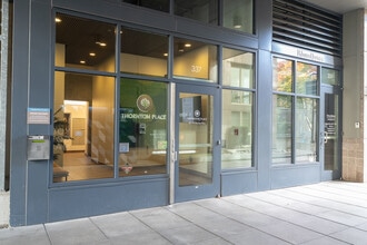 Thornton Place in Seattle, WA - Foto de edificio - Building Photo