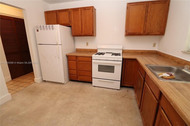1206 N 22nd Ave in Hollywood, FL - Building Photo - Building Photo