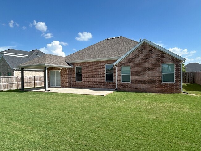 2019 W Gilligan Ave in Rogers, AR - Building Photo - Building Photo