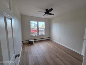 1 Willis Pl in Keansburg, NJ - Building Photo - Building Photo