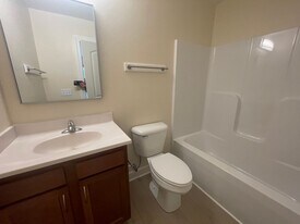 1570 Bluebird Ln in Lexington, KY - Building Photo