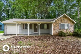 8152 Dunellen Ln in Jonesboro, GA - Building Photo