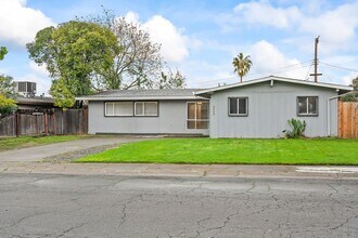 6404 Stoneman Dr in North Highlands, CA - Building Photo - Building Photo