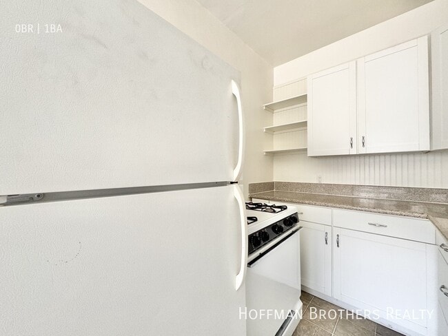439 N Van Ness Ave, Unit 6 in Los Angeles, CA - Building Photo - Building Photo