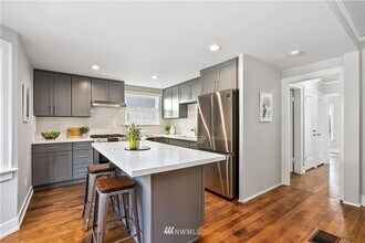 2428 Boyer Ave E in Seattle, WA - Building Photo - Building Photo