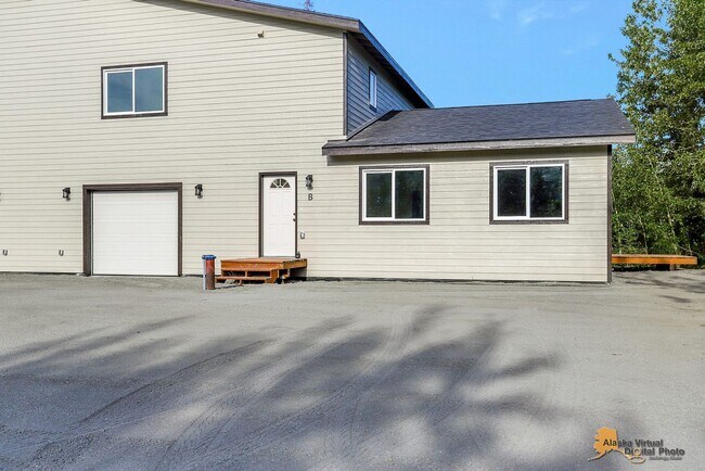 16320 E Bradford Dr in Palmer, AK - Building Photo - Building Photo