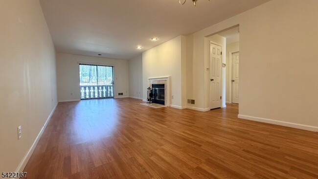 3907 Melville Ct in Mahwah, NJ - Building Photo - Building Photo