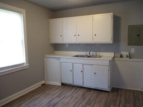2605 Textile Dr in Greensboro, NC - Building Photo - Building Photo