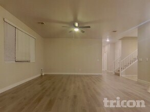 16221 W La Ventilla Way in Goodyear, AZ - Foto de edificio - Building Photo