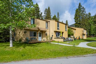 168 Marmot Cres in Banff, AB - Building Photo