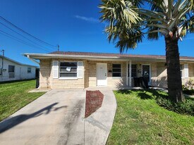 12511 1st Is, Unit 12511 in Hudson, FL - Building Photo