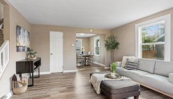 599 Morris Ave in Ashwaubenon, WI - Building Photo