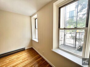 482 W Broadway in New York, NY - Building Photo - Building Photo